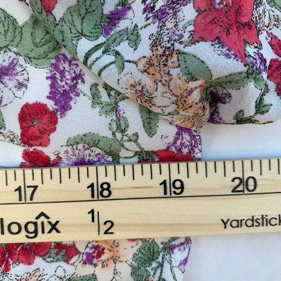 ASTR The Label Fluter Sleeve Ivory Coral Multi Floral Smocked Top Women Size L - Picture 11 of 16